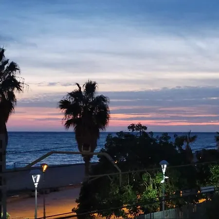 Casa Con Vistas Al Mar Y Jardin * Canet De Mar